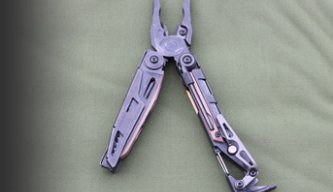 Leatherman MUT multi-tool