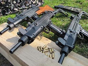 Plug Firing Guns - image {image:count}