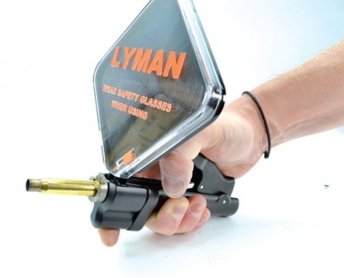 Reloading: Hand Priming - image {image:count}