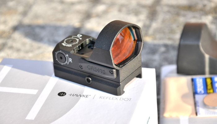 Hawke Reflex Circle Dot 1x30 Wide View - image {image:count}