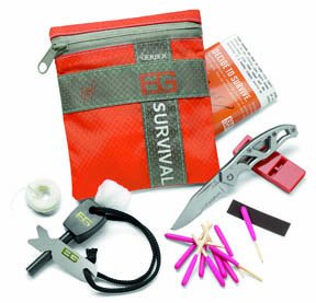 Bear Grylls Ultimate Survival Kit - image {image:count}