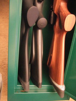 Buffalo Rifle Gun cabinet - image {image:count}
