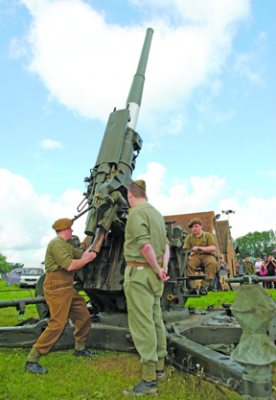 The War & Peace show 2012 - image {image:count}