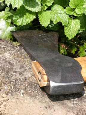 Hultafors Classic Forest / Hunting Axe - image {image:count}