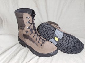 Lowa Seekers Boots - image {image:count}
