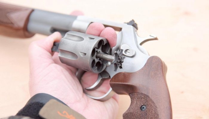 Alfa Carbine Long Barrelled Revolver - image {image:count}