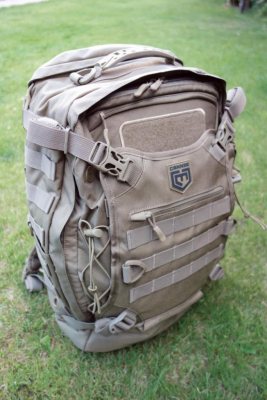 Cannae Phalanx Helmet Carry Duty Bag - image {image:count}