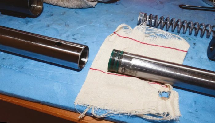 FITTING A NEW AIR RIFLE SPRING - image {image:count}