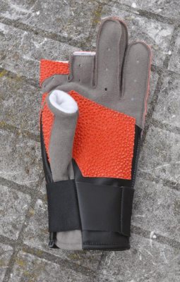 FT target Glove - image {image:count}