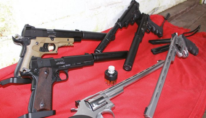 Long Barrel Revolvers and Pistols - image {image:count}