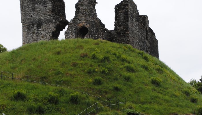 Okehampton Castle - image {image:count}