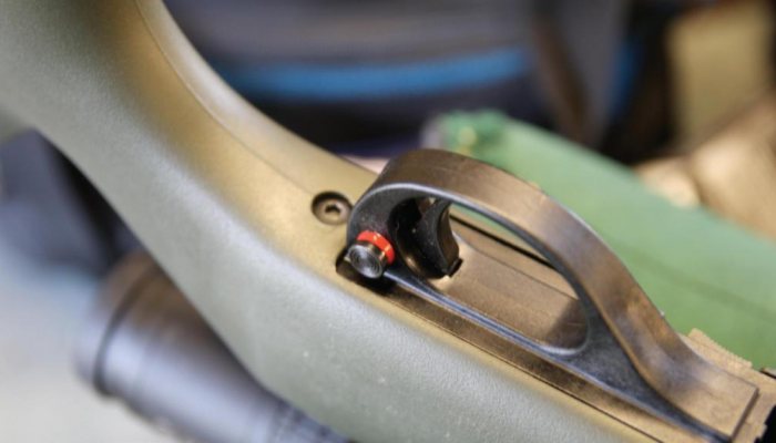 Remington 597 Heavy Barrel Synthetic - image {image:count}