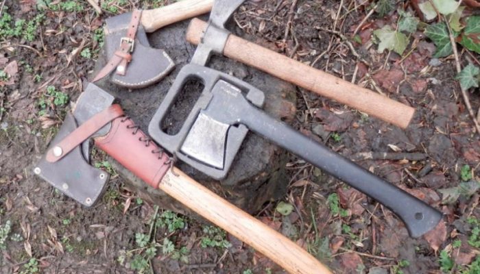 Safe Axe Usage - image {image:count}