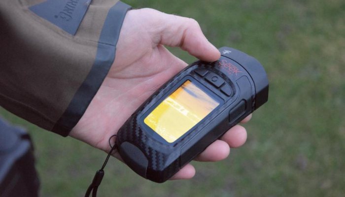 Seek Reveal Pro Handheld Thermal Imager - image {image:count}