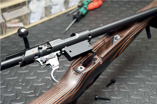 CZ457 Thumbhole Laminate - image {image:count}