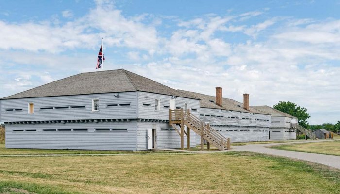 Fort George - image {image:count}