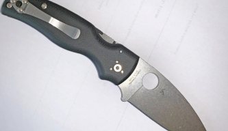Spyderco Shaman Pin