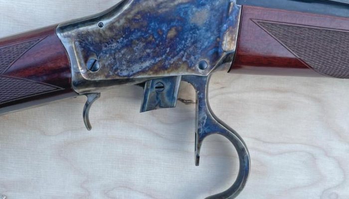 Uberti Courtney Hunter - image {image:count}