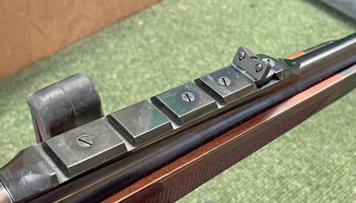 Uberti Courtney Hunter - image {image:count}