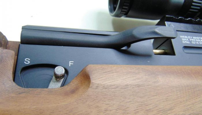 Webley Mastiff 12 - image {image:count}