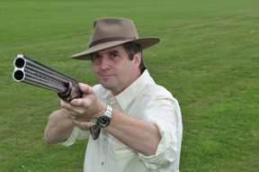 Fausti Warwick - image {image:count}