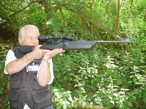 CO2 powered Umarex 850 Airmagnum - image {image:count}