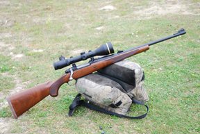 Ruger M77 Hawkeye Compact Magnum - image {image:count}