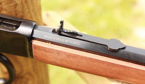 Rossie lever-action rifle - image {image:count}