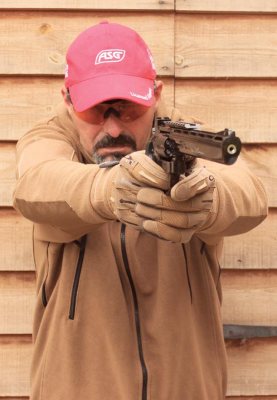 “Dan Wesson” Black 8 inch CO2 Revolver - image {image:count}