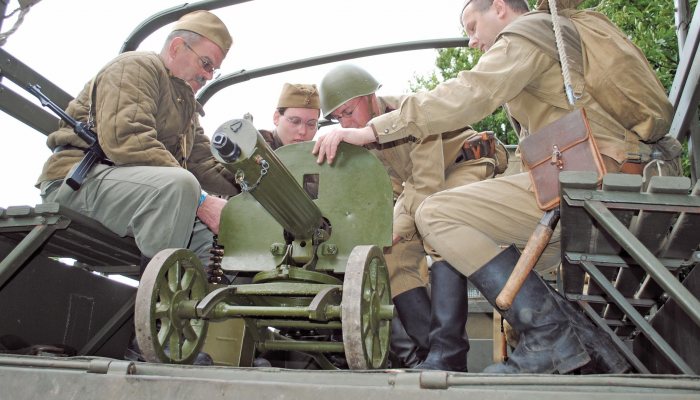 Weapons in War Films - image {image:count}