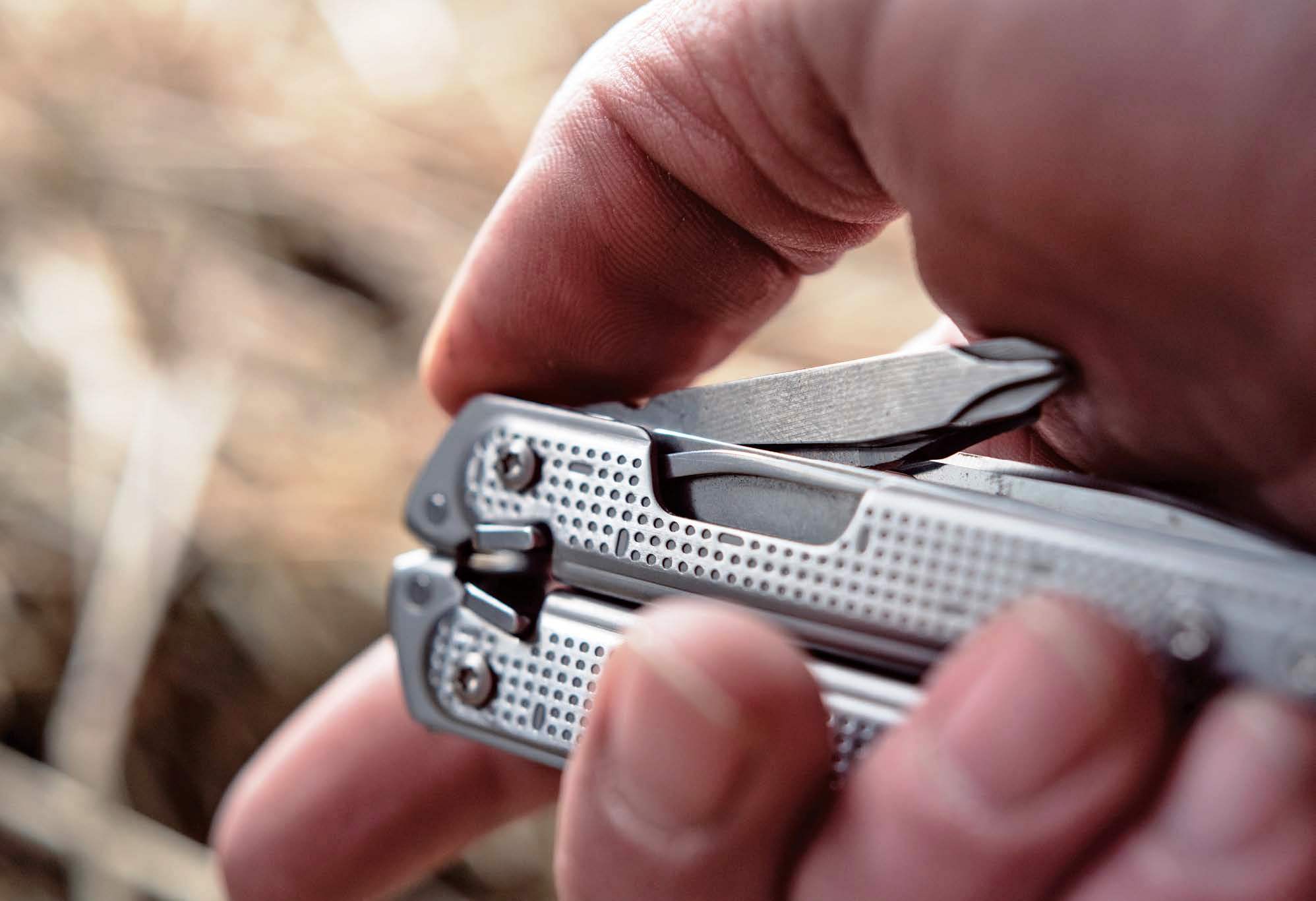 LEATHERMAN FREE P4 MULTIPURPOSE PLIERS