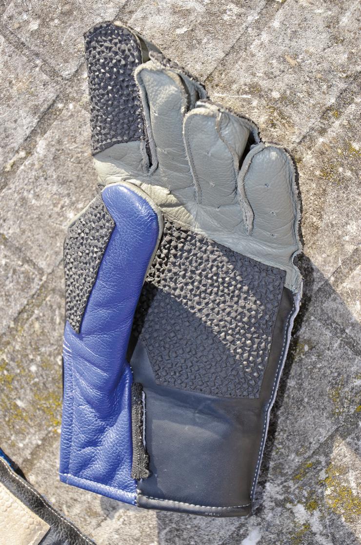 TARGET GLOVE