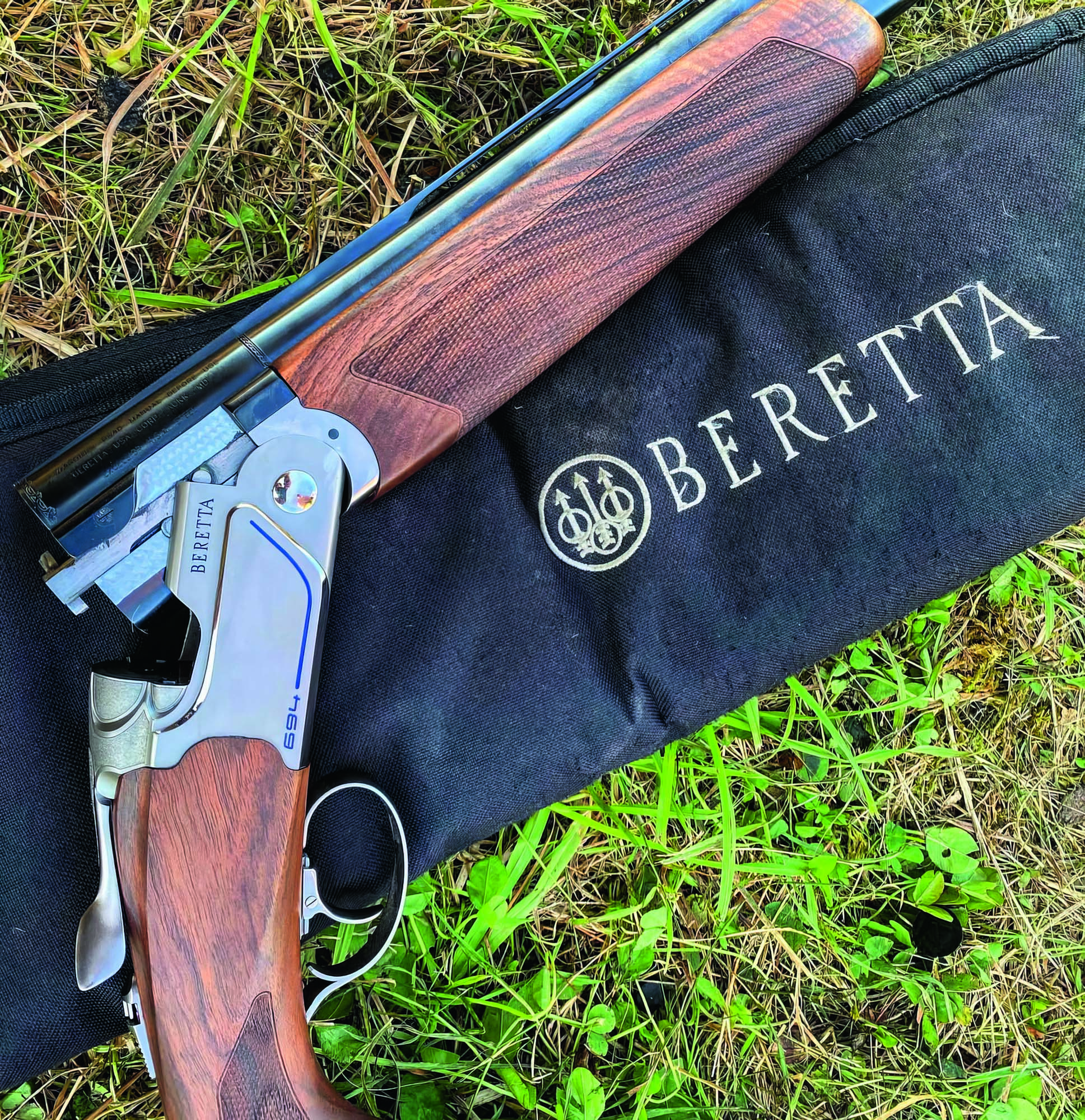 Beretta 694 Sporting Shotgun action open