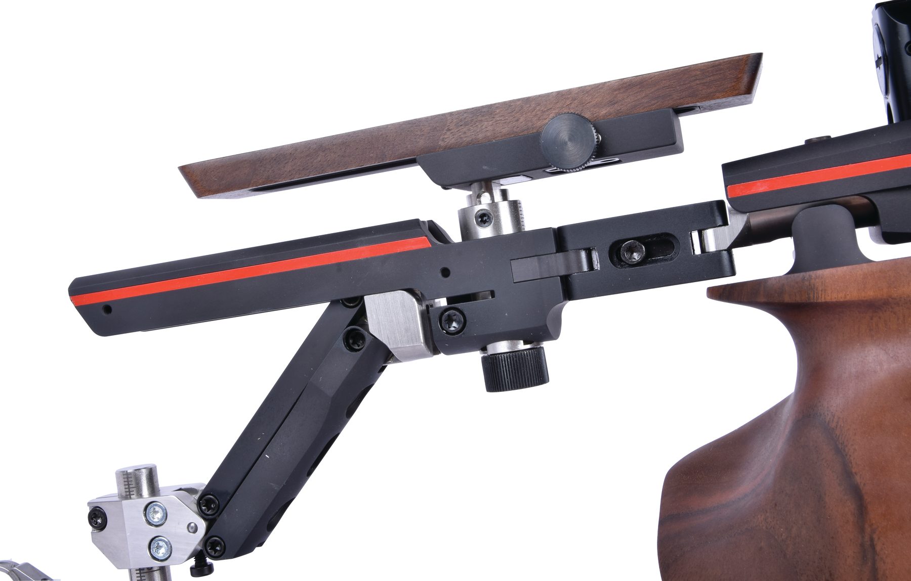 The adjustable skeleton butt plate on the Anschütz 9015 with its top and bottom shoulder hooks