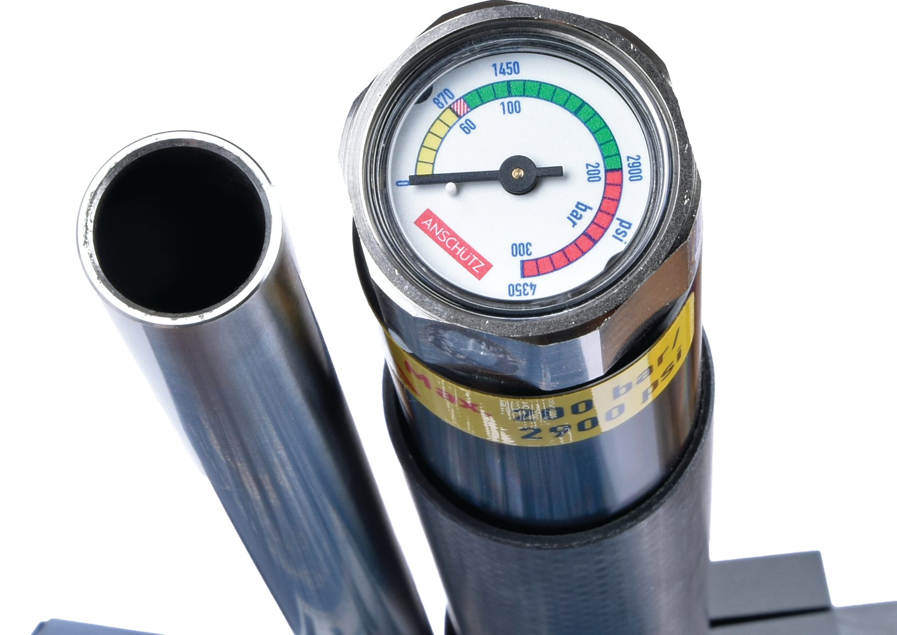 The Anschütz 9015 air cylinder with its manometer and the supplied brass filling coupler