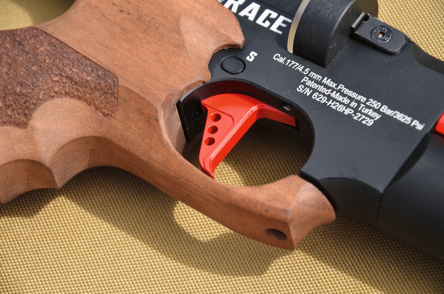 The larger sidelever on the Reximex Mito Race, drawn back