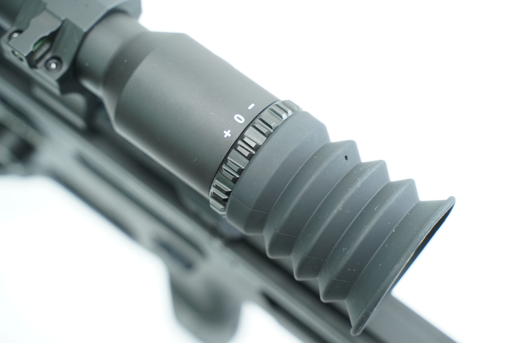 HIKMICRO NEOS NH35L integrated 1,000m laser rangefinder in use during field testing